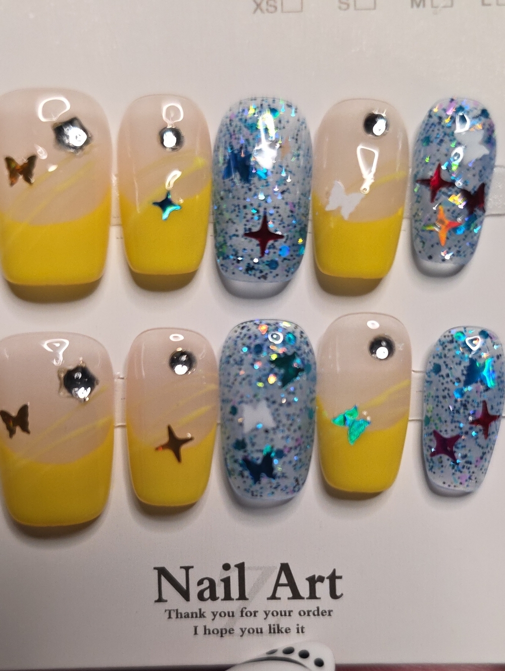 Nail Art Press-On Set in Yellow and Blue by Size Med